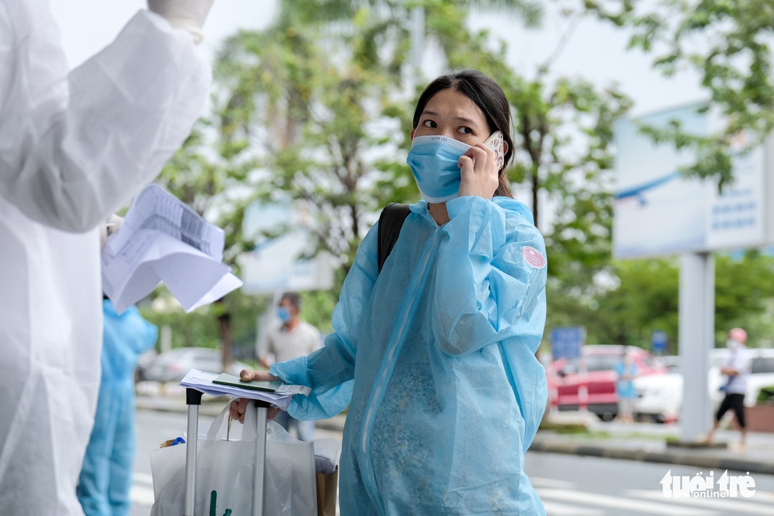 Chuyến bay miễn phí đón thai phụ, trẻ em và bà con khó khăn từ TP.HCM trở về - Ảnh 4.