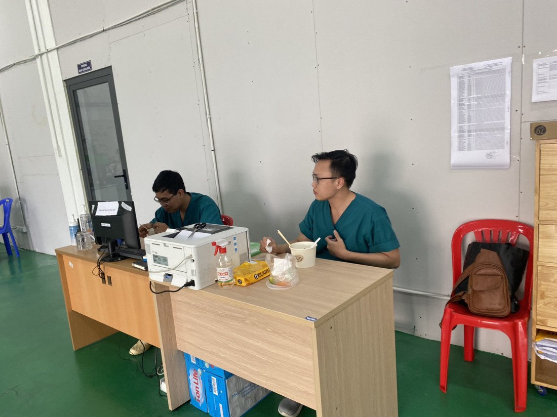 1.400 suất phở yêu thương dành tặng bệnh viện tuyến cuối - Ảnh 9. 1.400 suất phở yêu thương dành tặng bệnh viện tuyến cuối - Ảnh 9.