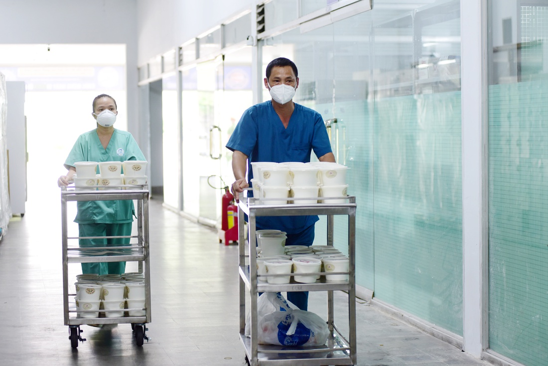 1.400 suất phở yêu thương dành tặng bệnh viện tuyến cuối - Ảnh 11. 1.400 suất phở yêu thương dành tặng bệnh viện tuyến cuối - Ảnh 11.