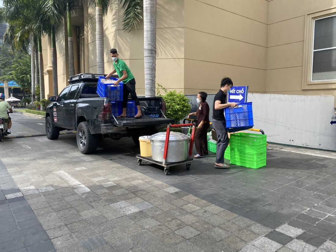 1.400 suất phở yêu thương dành tặng bệnh viện tuyến cuối - Ảnh 4. 1.400 suất phở yêu thương dành tặng bệnh viện tuyến cuối - Ảnh 4.