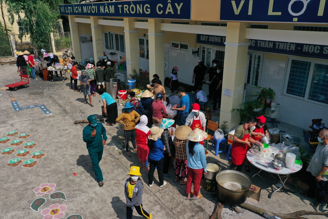 Tiệc phở trên đảo Thiềng Liềng: Được ăn phở rồi, vui quá! - Ảnh 19.