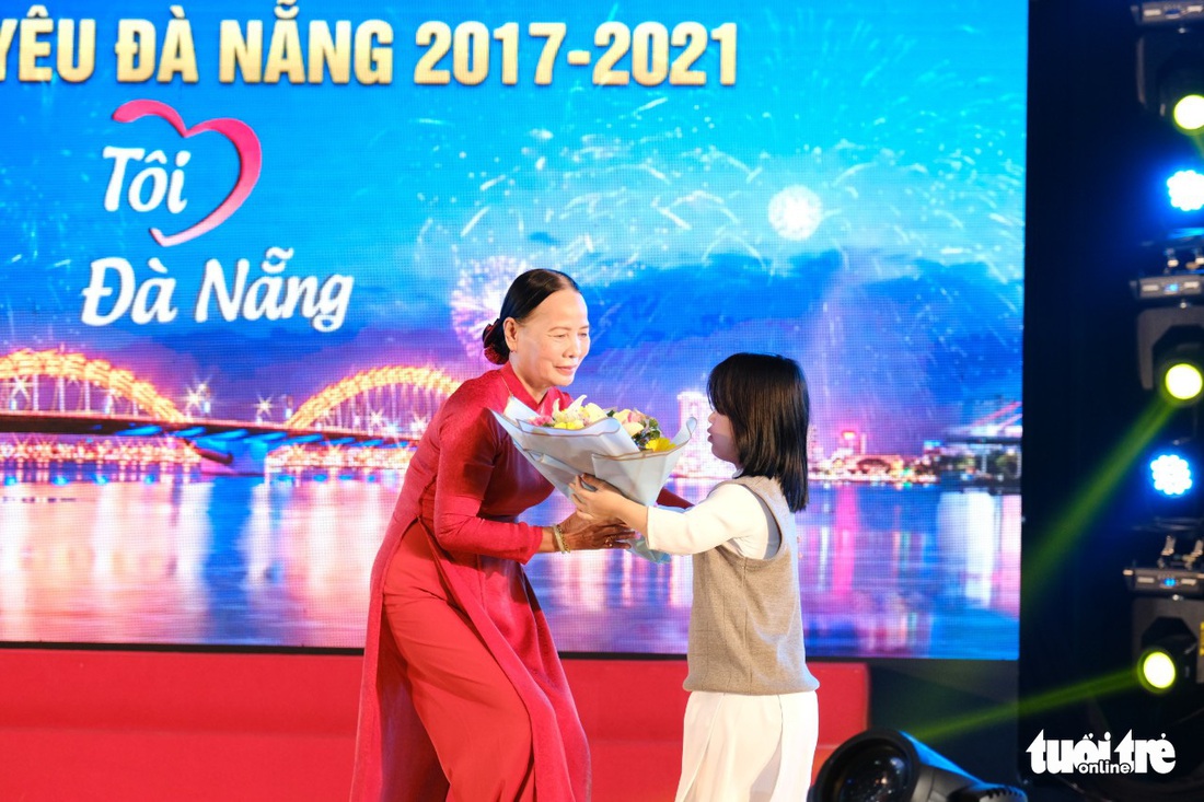 Tôi yêu Đà Nẵng: Trong gian khó càng dang rộng vòng tay che chở nhau - Ảnh 1.