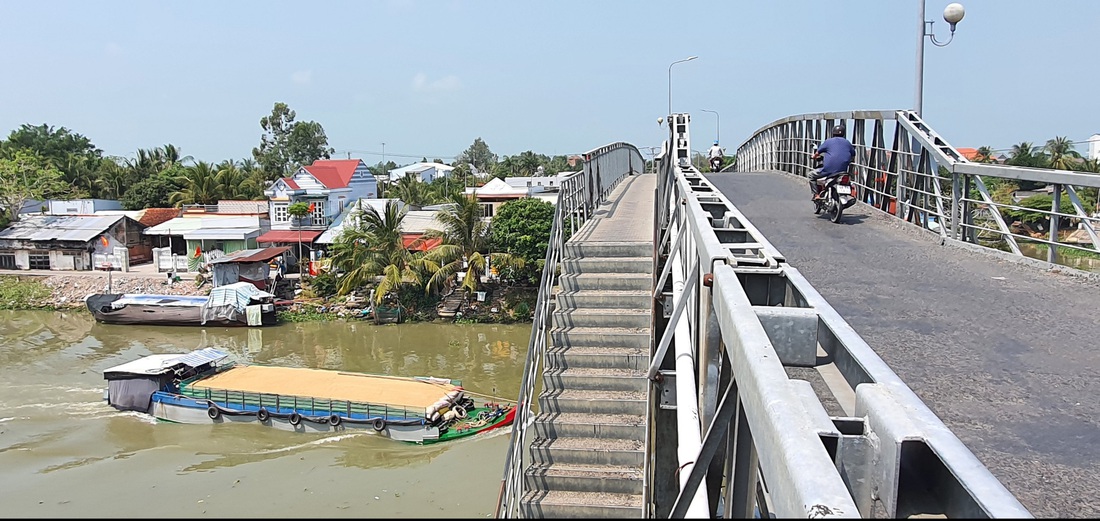 Cầu sắt lớn nhất miền Tây, 16 mùa xuân nối những bờ vui - Ảnh 6. Cầu sắt lớn nhất miền Tây, 16 mùa xuân nối những bờ vui - Ảnh 6.