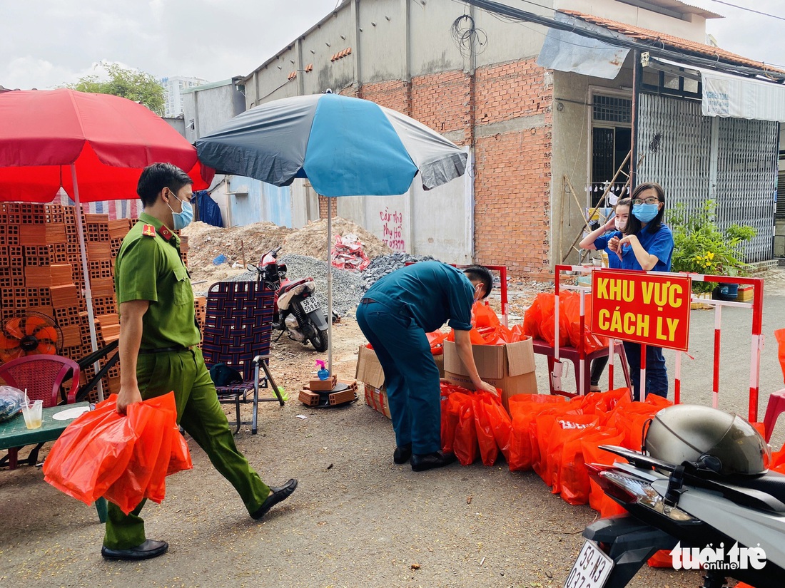 Tết thiếu nhi của bệnh nhi ở 10 bệnh viện: Ôi, con mèo này xịn lắm đó - Ảnh 16.