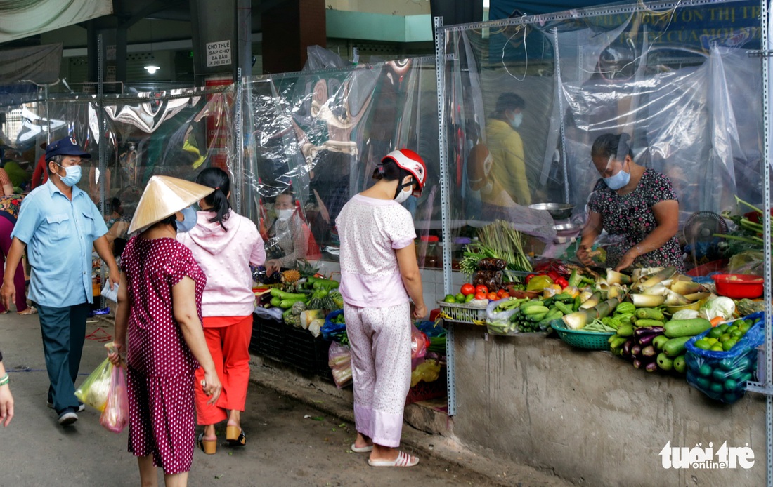 Đi chợ mua đồ ăn qua vách ngăn - Ảnh 3.