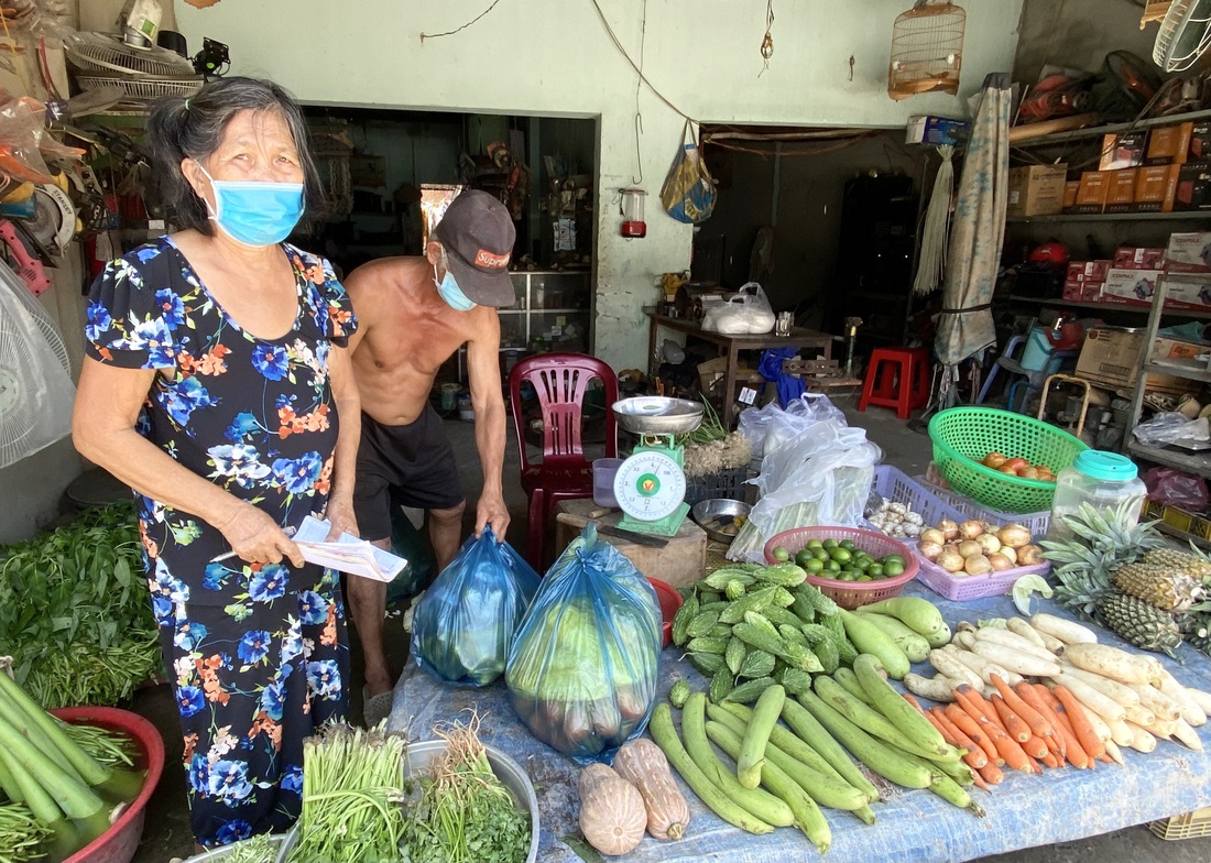 Giữa đại dịch, cỗ máy nhân ái khổng lồ của người Sài Gòn không hề mệt mỏi - Ảnh 3.