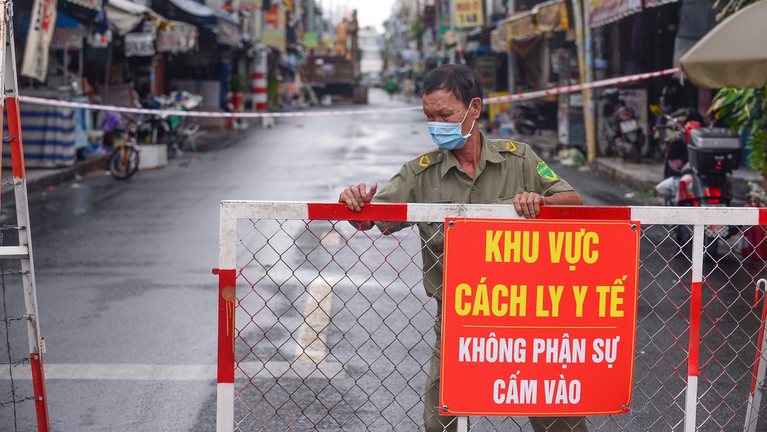 Áp dụng chỉ thị 16 đến ngày 1-8: TP.HCM kiểm soát nghiêm ngặt giãn cách - Ảnh 1.