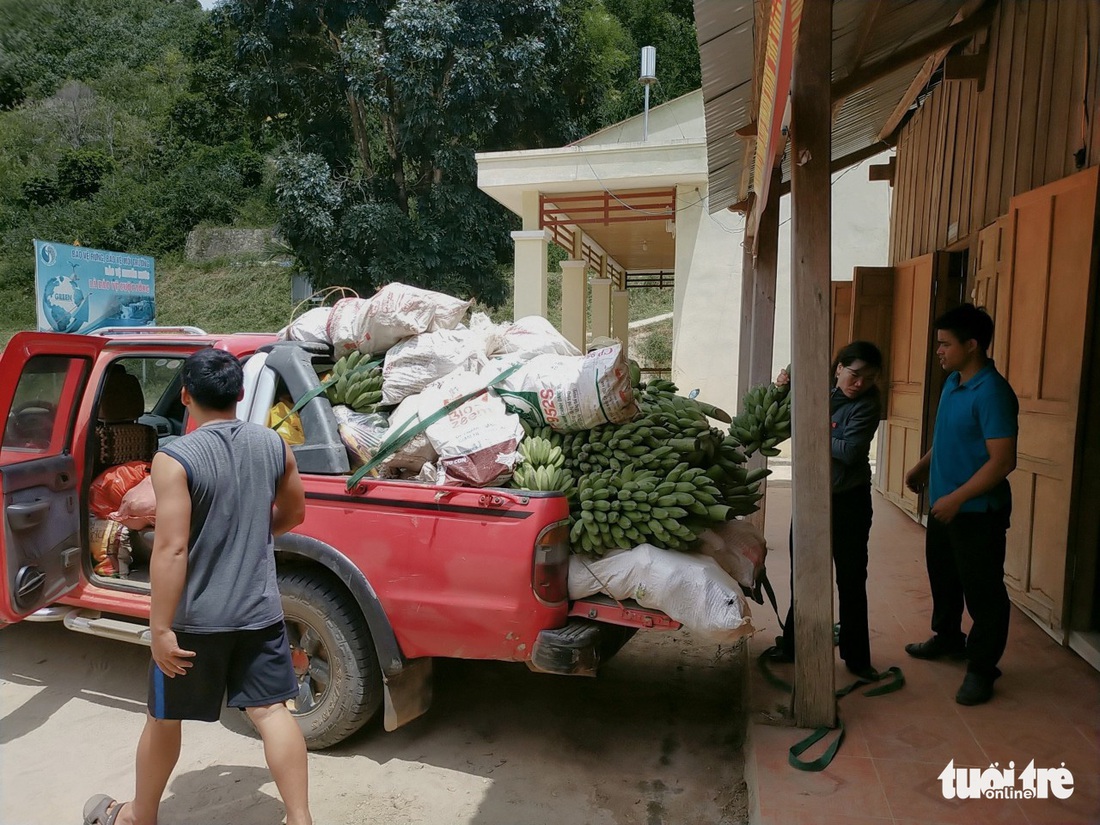 ‘Bà con mình ăn rau rừng, để dành chuối, bí, măng… gửi về Đà Nẵng chống dịch’ - Ảnh 7.