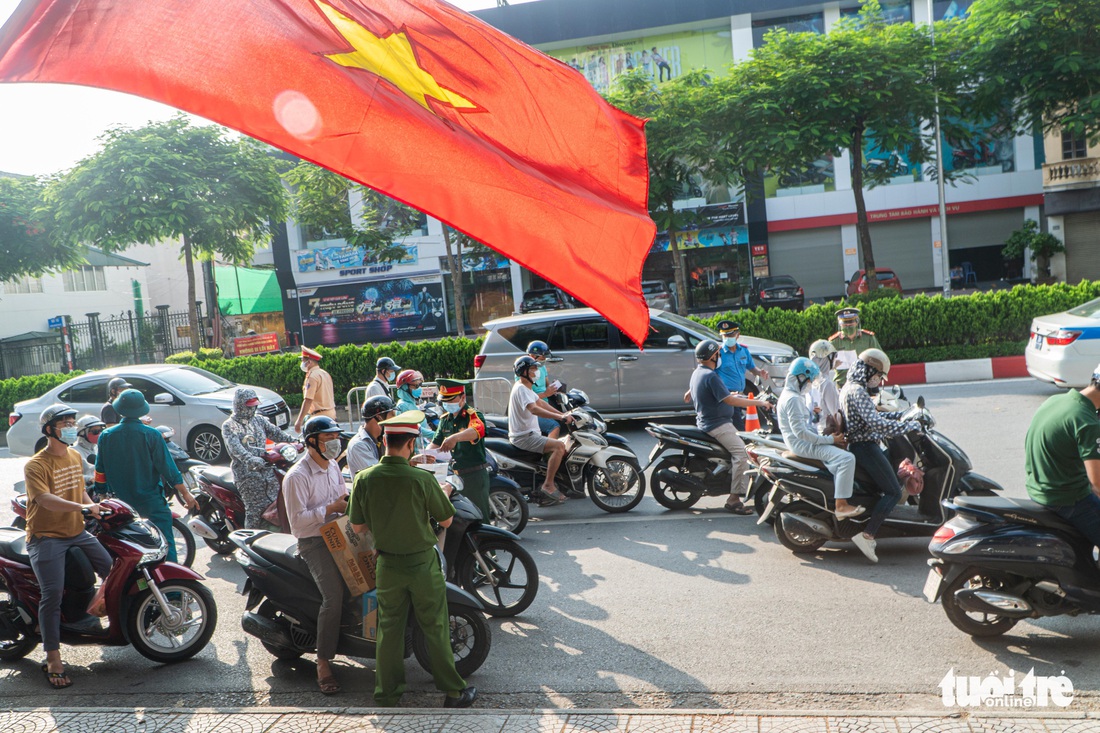 39 chốt phân vùng phòng dịch sau 6-9 tại Hà Nội được kích hoạt - Ảnh 4.