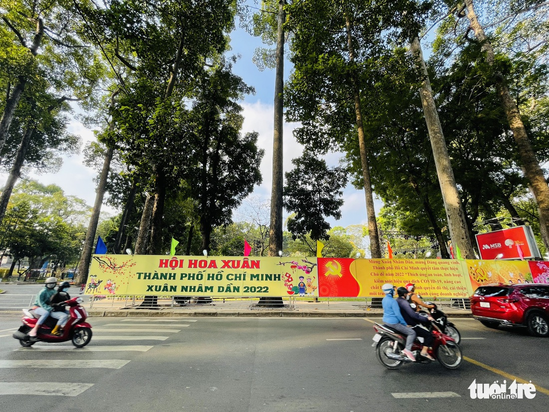 Chạy nước rút cho Hội hoa xuân Nhâm Dần tại công viên Tao Đàn - Ảnh 10.