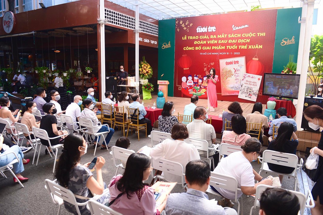 Sáng nay, trao giải cuộc thi, ra mắt sách Đoàn viên sau đại dịch; công bố giai phẩm Tuổi Trẻ Xuân - Ảnh 13.