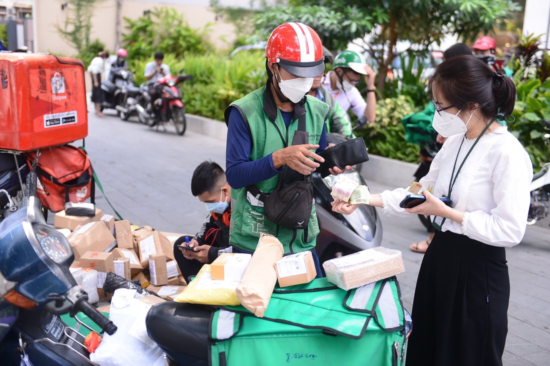 Tin sáng 1-10: TP.HCM tiếp tục thí điểm thanh toán thẻ xe buýt; đề xuất chính sách giảm giá ô tô - Ảnh 4.