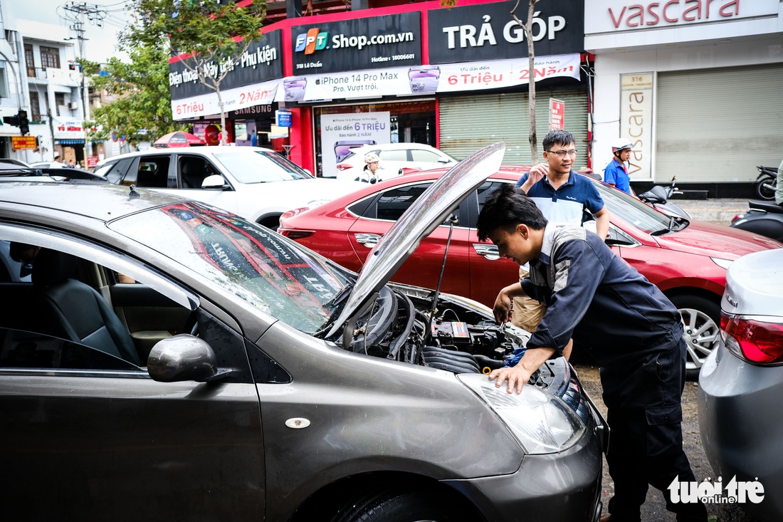 Những hình ảnh Đà Nẵng sau trận mưa lụt chưa từng thấy - Ảnh 3.