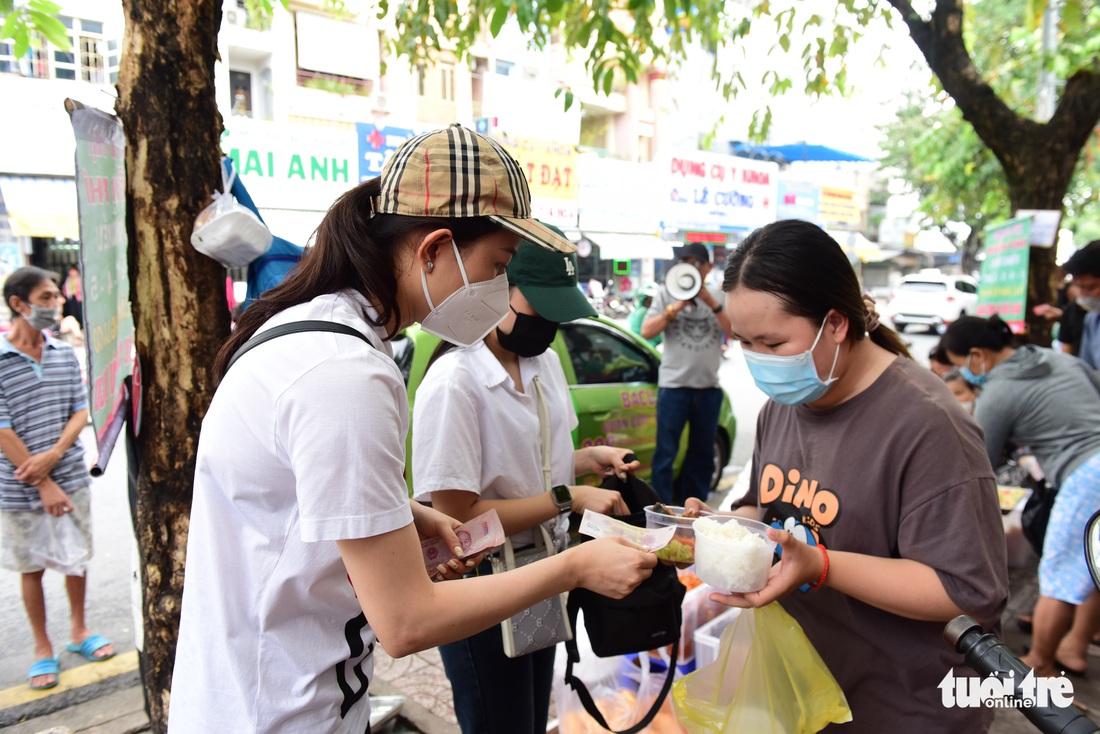 Cường Ba Cu - Gã giang hồ hoàn lương chăm lo bữa ăn cho bệnh nhân nghèo - Ảnh 2.