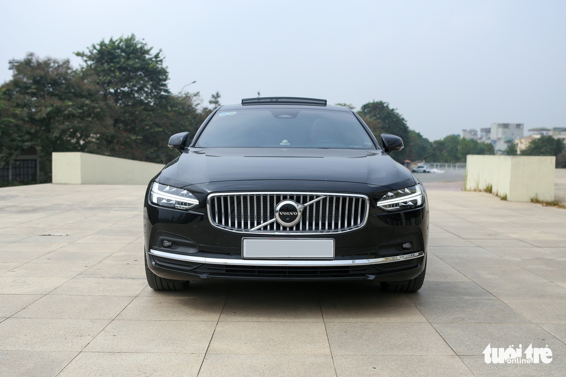 Chủ xe Volvo S90: Xe nhiều tính năng an toàn, thiết kế lâu lỗi mốt - Ảnh 8.