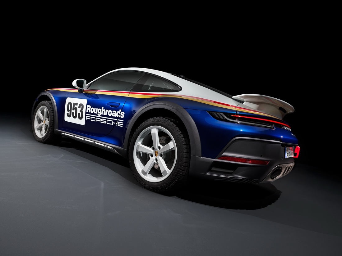 Porsche 911 Dakar ra mắt: Xe sang của nhà giàu thích nghịch cát - Ảnh 6.