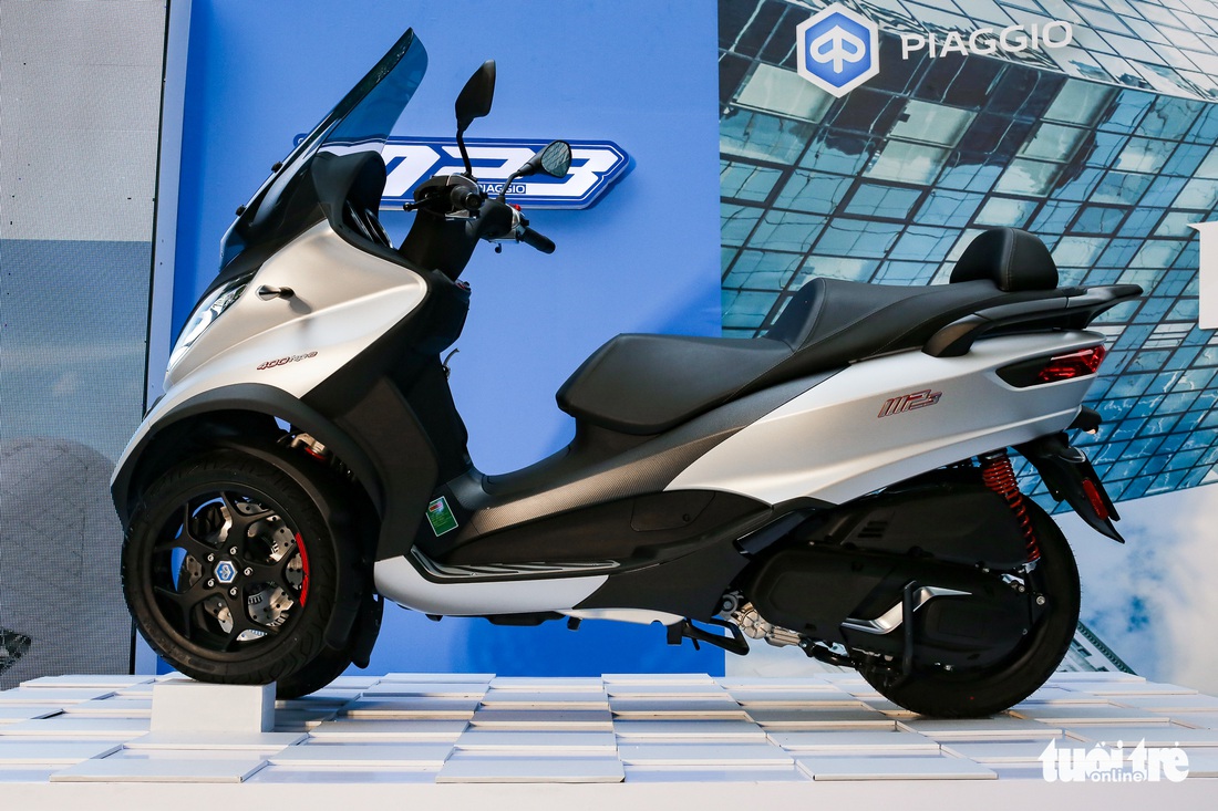 Piaggio MP3 ra mắt Việt Nam: Mô tô 3 bánh, 400 phân khối, giá 330 triệu đồng - Ảnh 1.