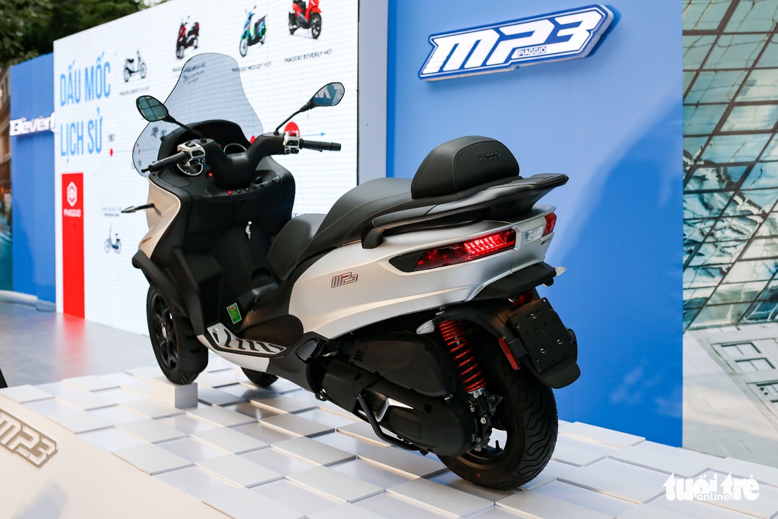 Piaggio MP3 ra mắt Việt Nam: Mô tô 3 bánh, 400 phân khối, giá 330 triệu đồng - Ảnh 3.