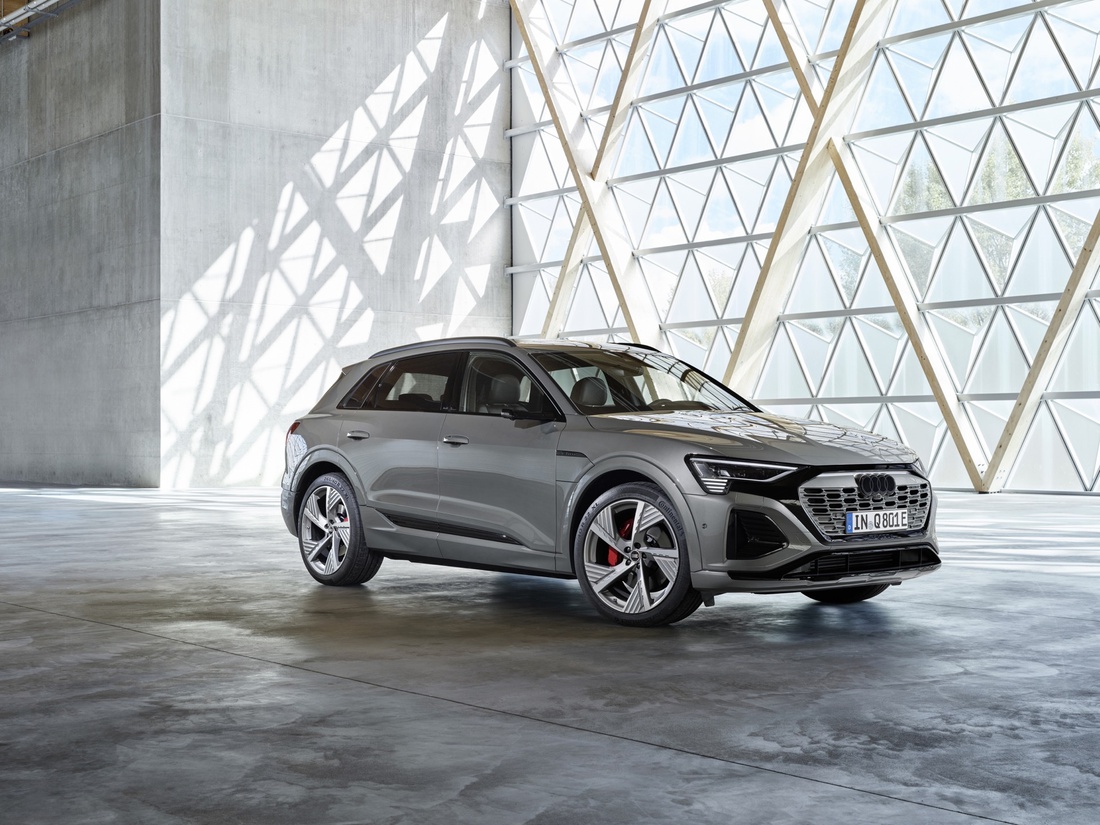 Audi Q8 e-tron ra mắt: Xe điện tiện nghi nhất của Audi - Ảnh 1.