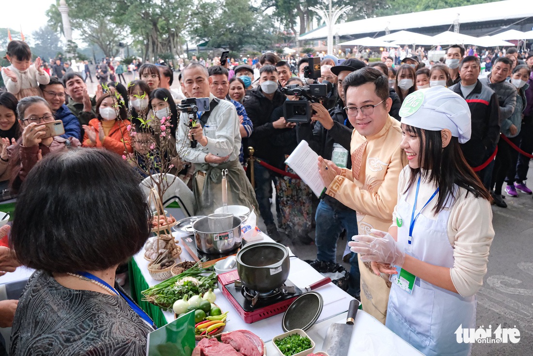 Dàn nghệ sĩ làm đại sứ Ngày của phở đưa hương phở Việt bay xa - Ảnh 4.