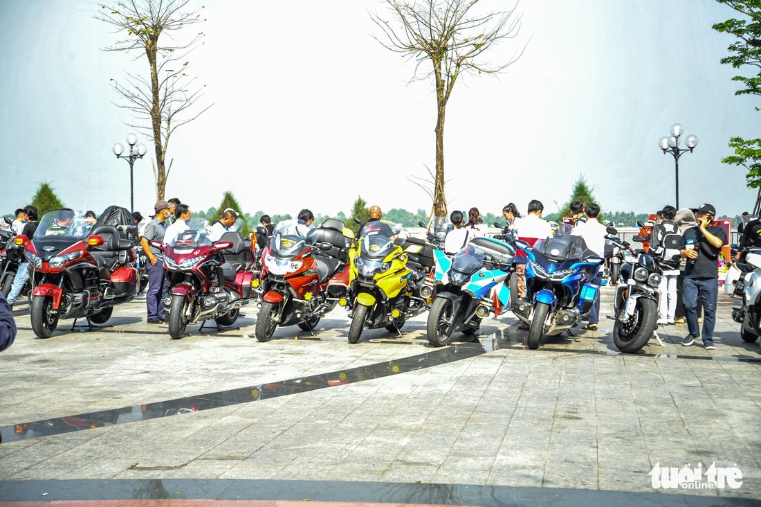 Dàn siêu xe, mô tô hàng chục tỉ đồng tụ họp tại Cần Thơ: Nhiều xe vang bóng một thời - Ảnh 14.
