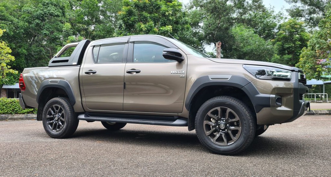 Toyota Hilux Rogue lần đầu lộ diện tại Đông Nam Á: Nâng cấp cấu hình mạnh nhất chạy địa hình - Ảnh 4.