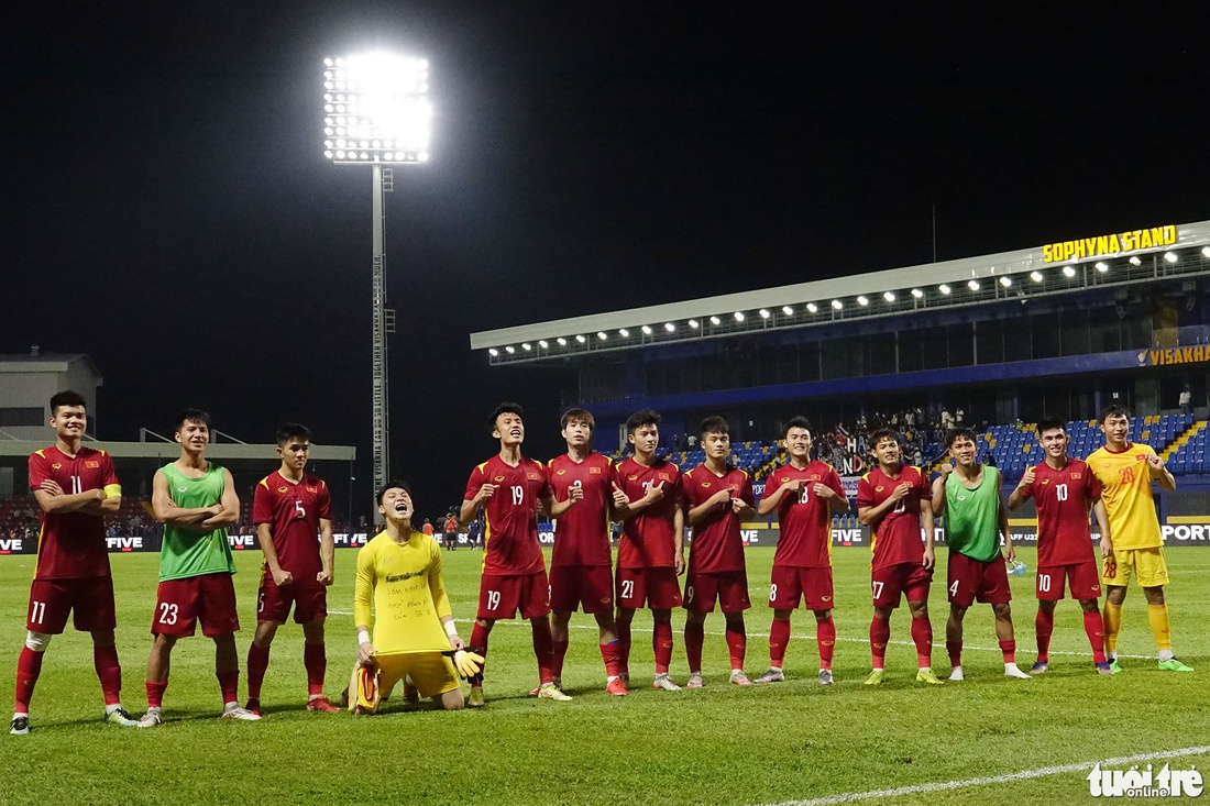 Những pha vào bóng rát của U23 Thái Lan dành cho U23 Việt Nam - Ảnh 12.