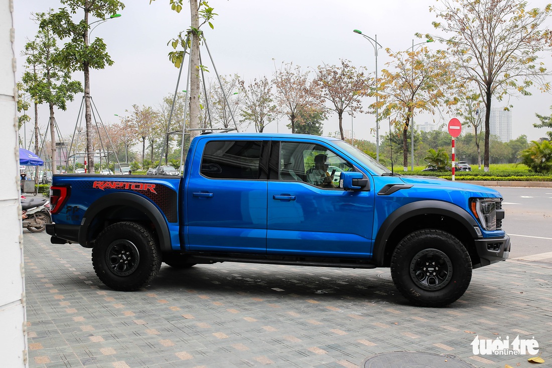 Chi tiết Ford F-150 Raptor 2022 giá hơn 5 tỷ đồng: Siêu bán tải cho dân chơi thích sang xịn - Ảnh 2.