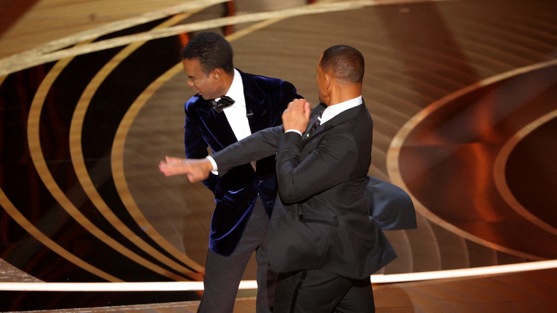 Will Smith choảng Chris Rock ngay tại lễ trao giải Oscar rồi quay lại sân khấu nhận tượng vàng - Ảnh 8.