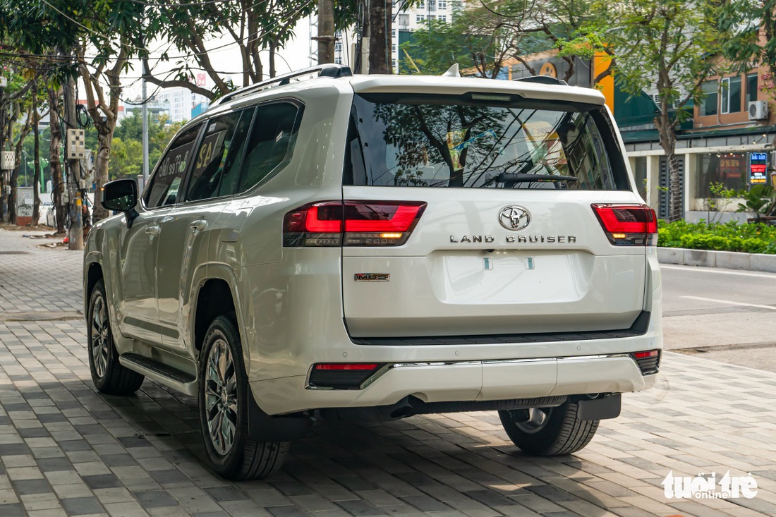 Chi tiết Toyota Land Cruiser MBS 2022 đầu tiên về Việt Nam: Nội thất đúng chất Chủ tịch - Ảnh 7.