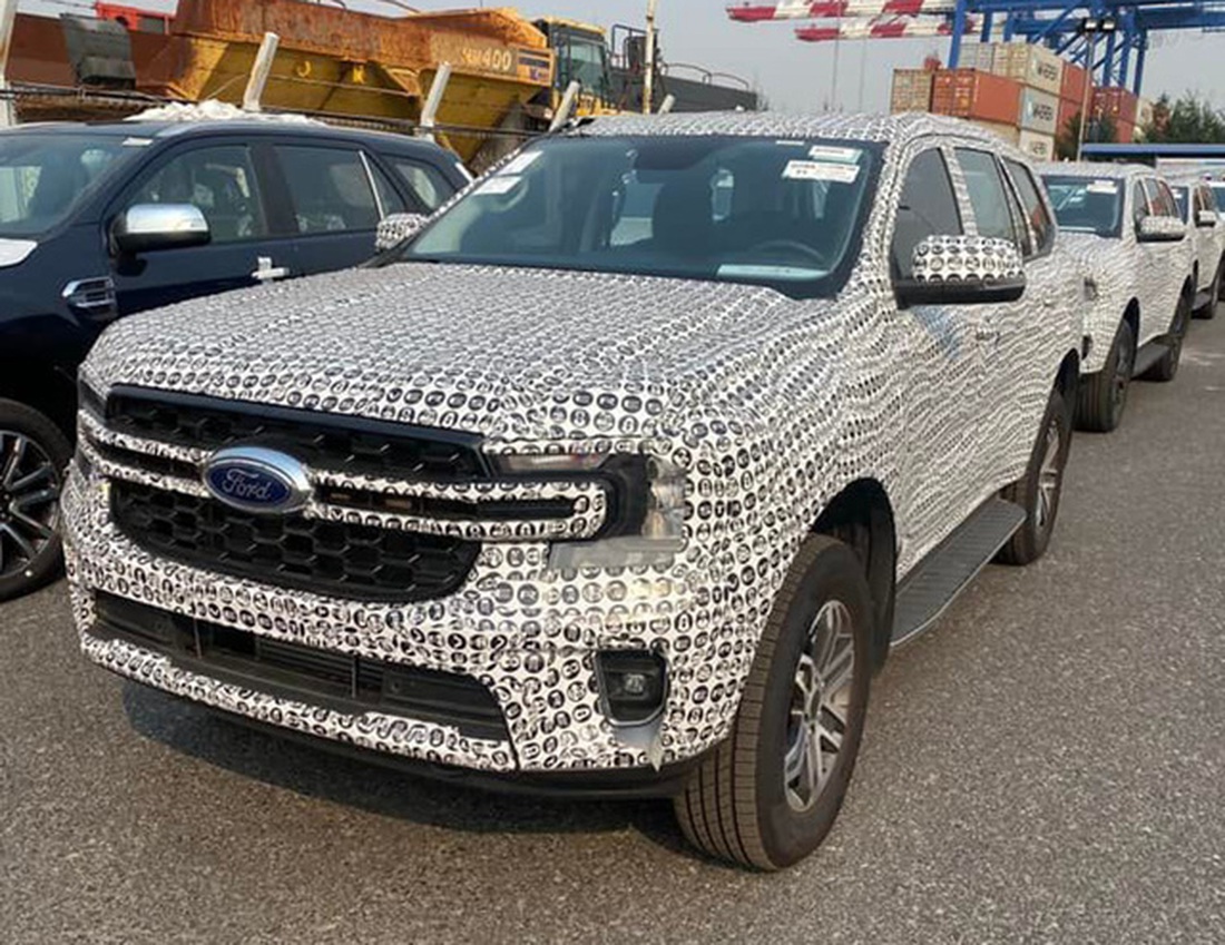 Lô Ford Everest 2023 đầu tiên về Việt Nam: Nhiều trang bị mới, giá dự kiến 1,4 tỉ đồng - Ảnh 1.