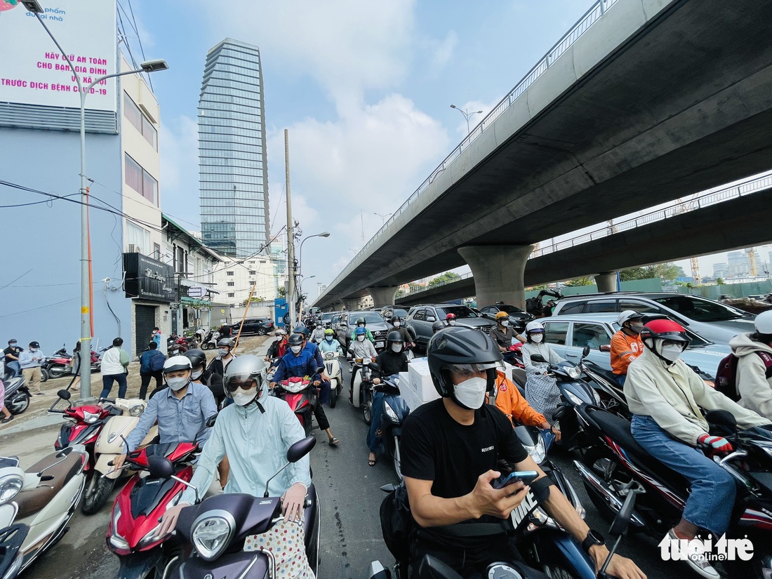 Cầu Thủ Thiêm 2 sắp khánh thành, người dân đi lại ra sao? - Ảnh 3.