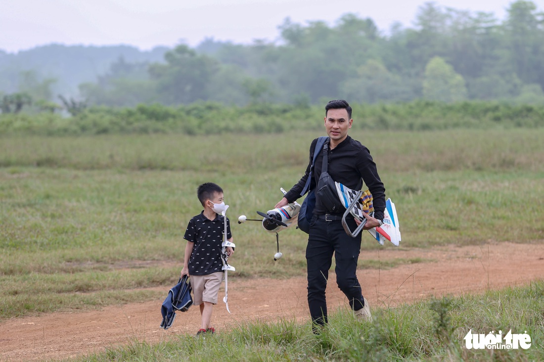 Chiêm ngưỡng dàn máy bay khủng đua nhau tranh tài - Ảnh 7.