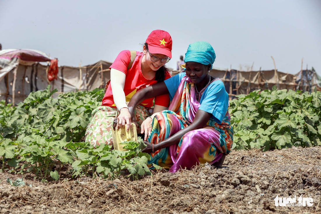 Nữ chiến sĩ mũ nồi xanh về từ Sudan: Chuyến công tác cho tôi quá nhiều thứ - Ảnh 1.