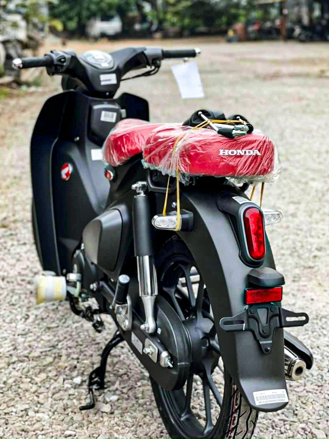 Giá Honda Super Cub hơn 150 triệu đồng, dân buôn lãi gấp đôi - Ảnh 3.