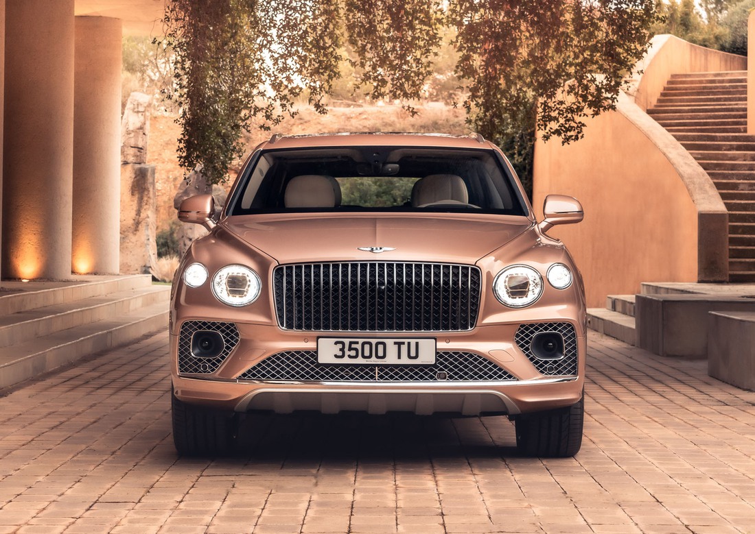 Bentley Bentayga Extended ra mắt: SUV đầu bảng, rộng và nhiều công nghệ nhất của Bentley - Ảnh 9.