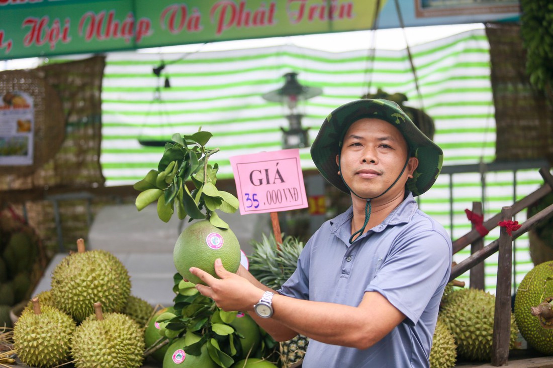 Ghé bến Bình Đông thưởng thức bánh trái đặc sản ở chợ Trên bến dưới thuyền - Ảnh 7.