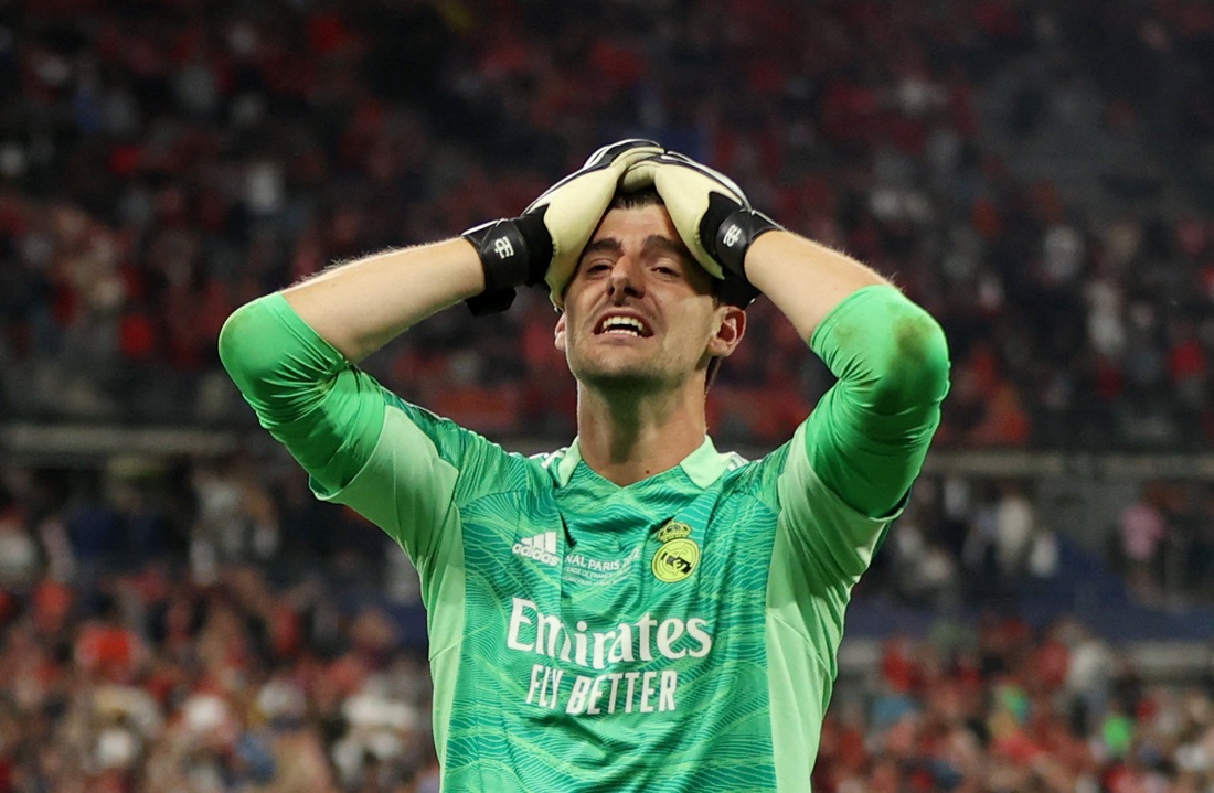 Làm nản lòng các chân sút Liverpool, Courtois đi vào lịch sử Champions League - Ảnh 10.