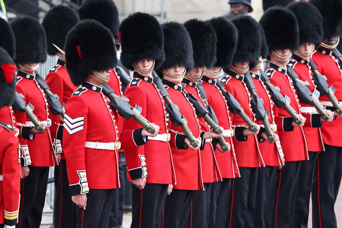 Hoành tráng đại lễ kỷ niệm 70 năm trị vì của Nữ hoàng Elizabeth II - Ảnh 3. Hoành tráng đại lễ kỷ niệm 70 năm trị vì của Nữ hoàng Elizabeth II - Ảnh 3.