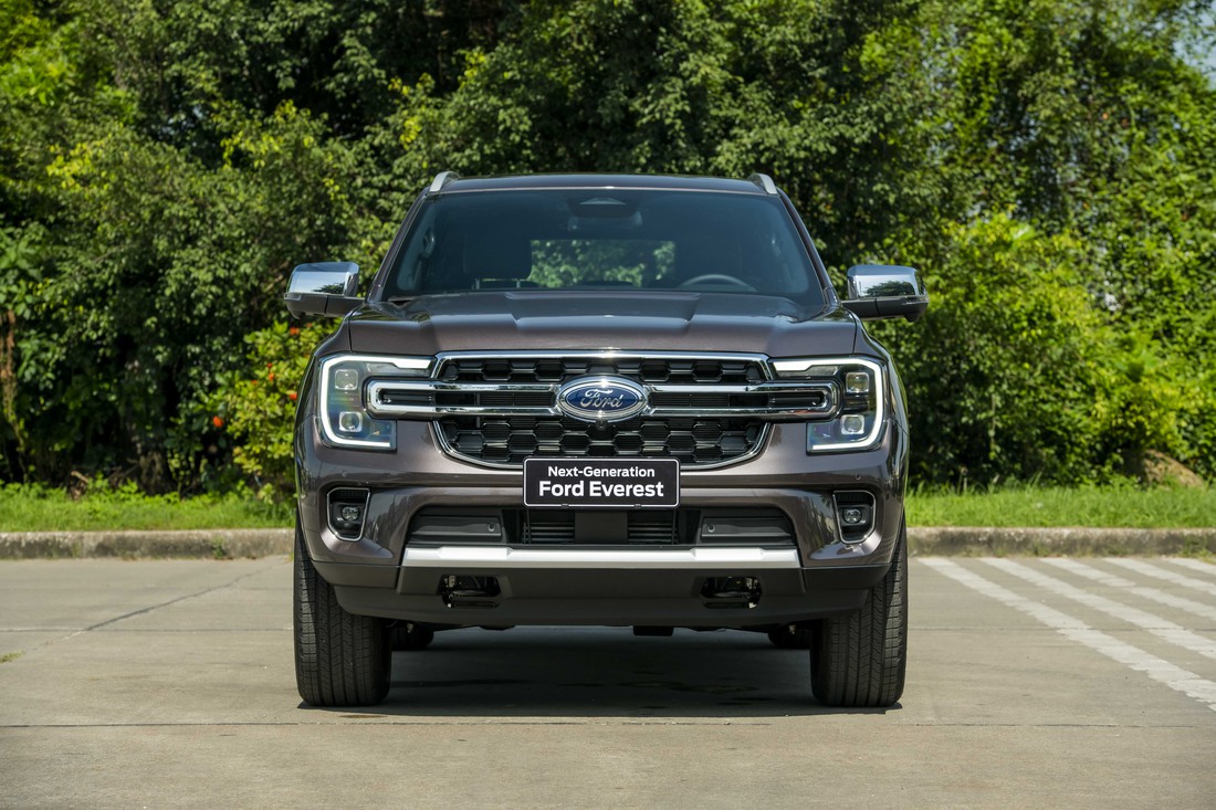 Ford Everest thế hệ mới ra mắt Việt Nam: Thay đổi toàn diện, giá từ 1,1 tỉ đồng - Ảnh 1.