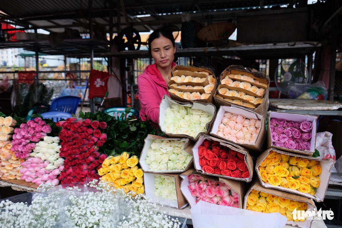 Hoa ngày lễ Vu lan, không khí khác biệt giữa TP.HCM và Hà Nội - Ảnh 5.