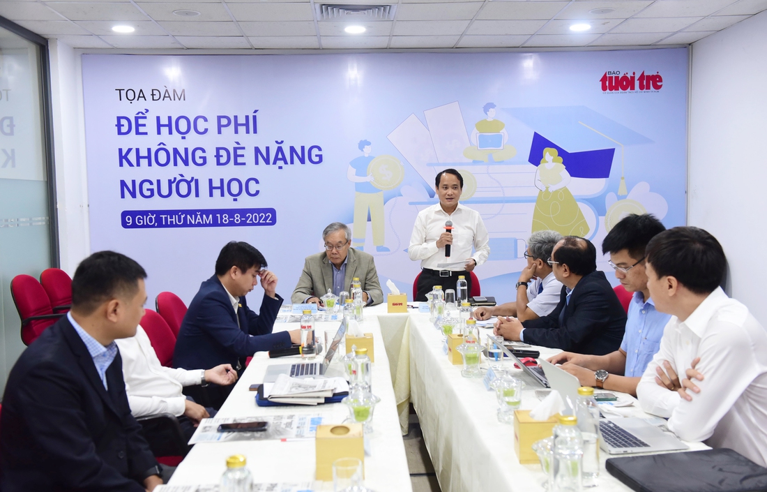 Trường đại học đa dạng nguồn thu để giảm học phí bằng cách nào? - Ảnh 1.