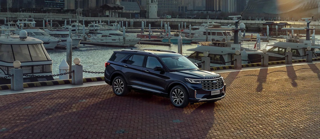 Ford Explorer 2023 ra mắt: Màn 27 inch, nội thất như du thuyền - Ảnh 6.