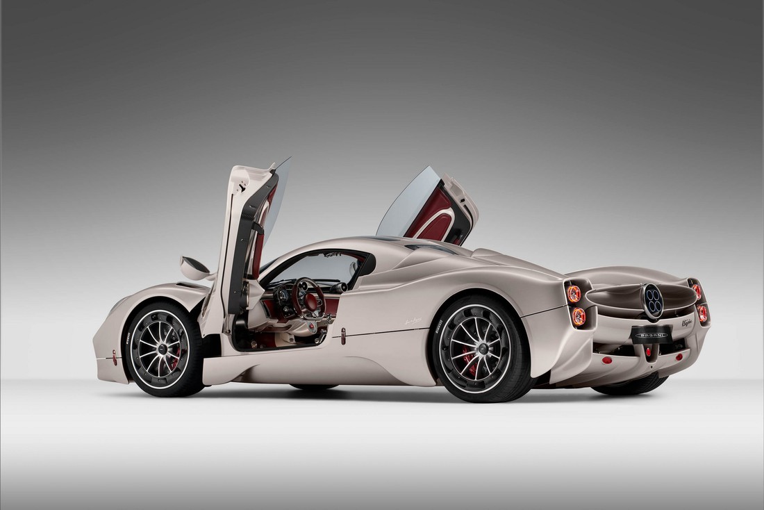 Pagani Utopia ra mắt: Kế cận Huayra, giá từ 2,19 triệu USD, dùng hộp số sàn và động cơ Mercedes - Ảnh 9.