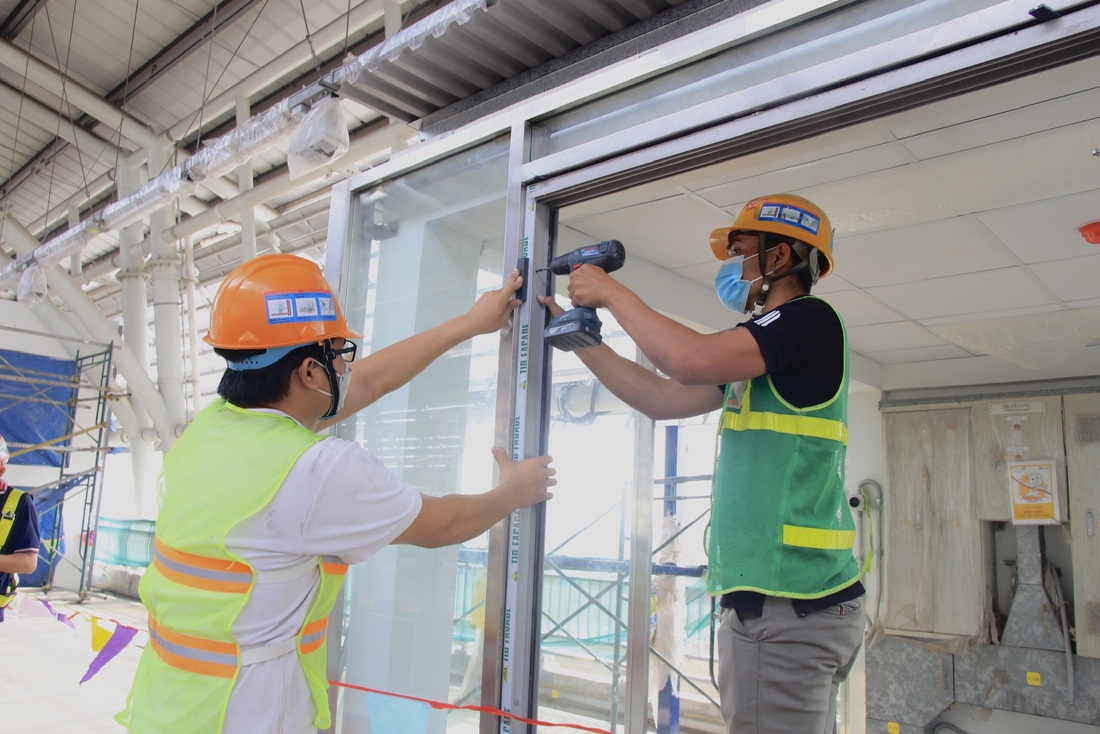 Metro số 1: Chạy đua với Tết, gấp rút hoàn thiện 11 nhà ga trên cao - Ảnh 2.