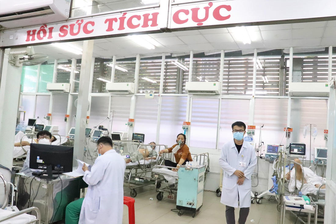 Ước muốn bình yên của ca trực cấp cứu ngày Tết - Ảnh 3.