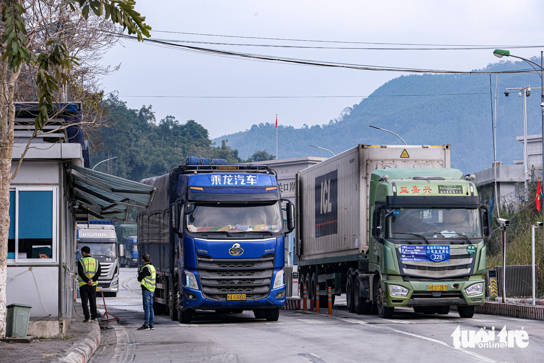 Nhiều người về Trung Quốc phải quay đầu vì giấy xét nghiệm COVID-19 không đúng quy định - Ảnh 6.