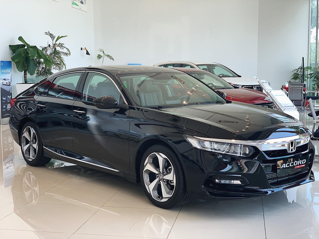 Honda Accord giá niêm yết 1,319 tỉ đồng đang được giảm 250 triệu đồng, áp dụng riêng với đối tác của Honda - Ảnh: Đại lý Honda/Facebook