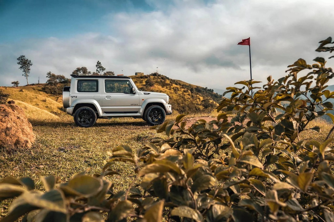 Suzuki bổ sung bản thể thao chính hãng cho Jimny - Ảnh 9.