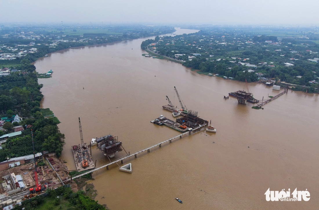 Hiện trạng cầu Bạch Đằng 2 (nối tỉnh Bình Dương và tỉnh Đồng Nai) sau hơn 2 năm xây dưng. Ghi nhận những ngày cuối tháng 10